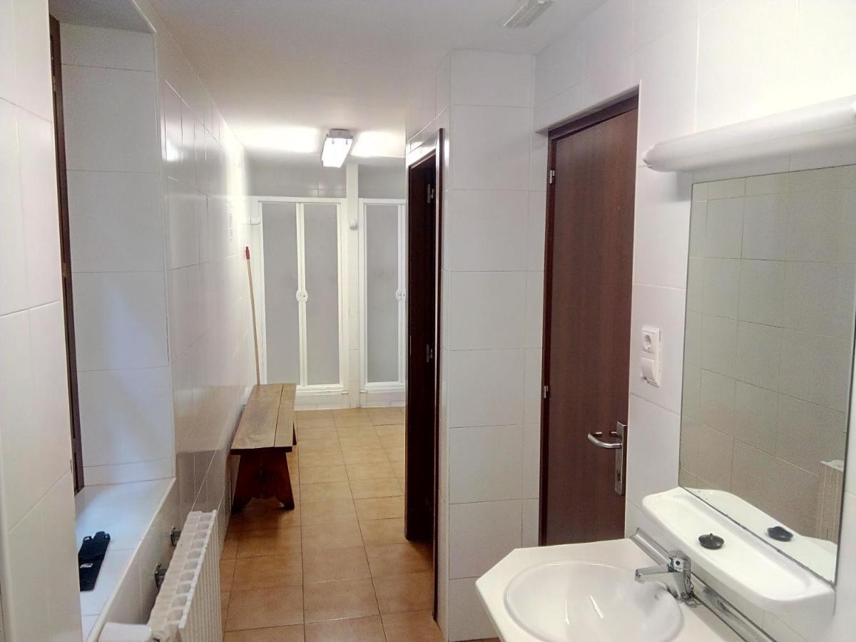 Albergue De Canfranc Estacion Bagian luar foto