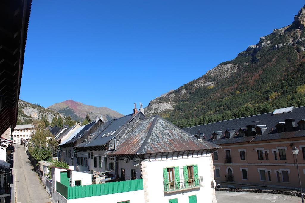 Albergue De Canfranc Estacion Ruang foto