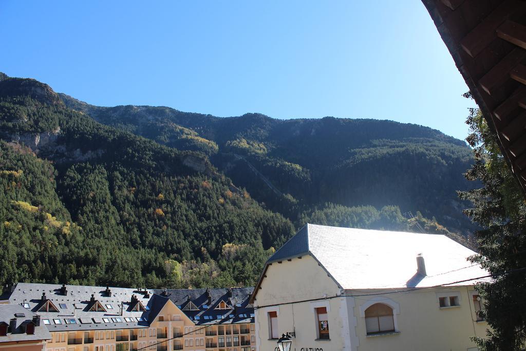Albergue De Canfranc Estacion Ruang foto